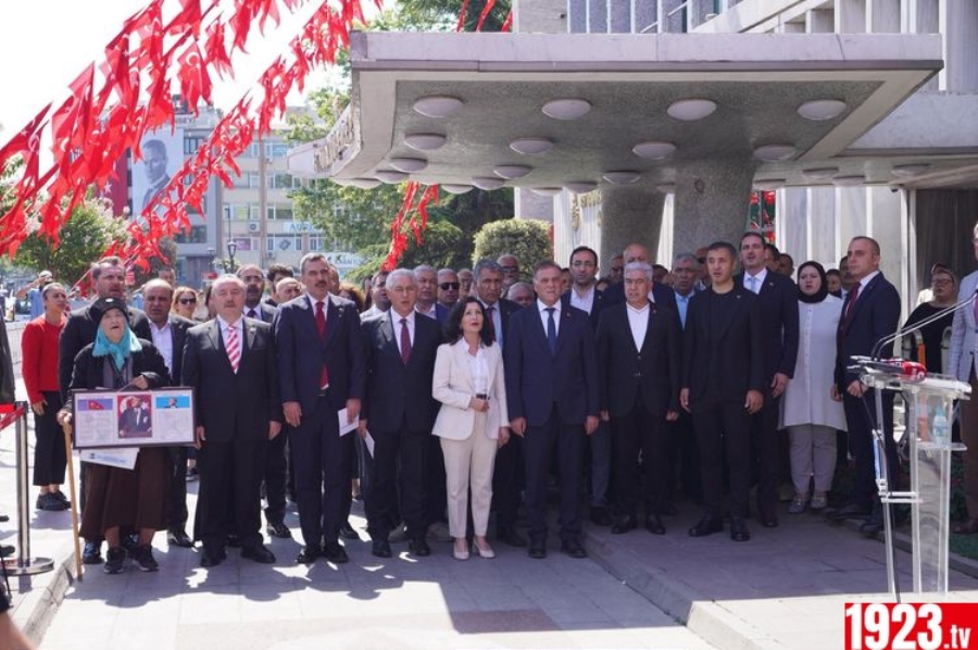 medium_15_TEMMUZ_SEHITLERI_IBB_Oe_N_Ue_NDE_ANILDI_1_8689a494b9 (1)